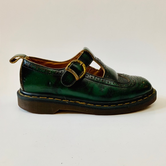 dark green mary jane shoes